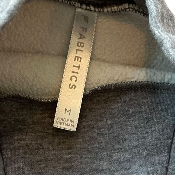 Fabletics Women’s Gray Turtleneck Sweatshirt, Size M - Picture 3 of 6